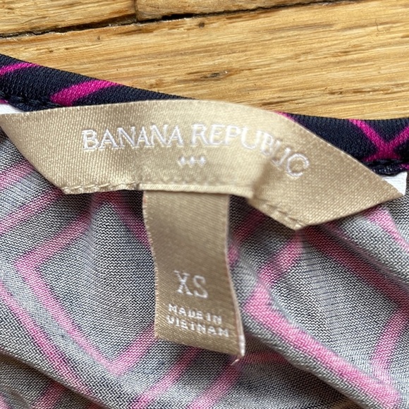 Banana Republic Sleeveless top - Picture 3 of 8